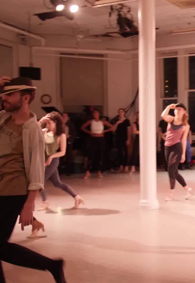 Alumnos practicando bailes de Broadway estilo musical thenewclassicballet Clases de baile Broadway para adultos en La Moraleja Alcobendas